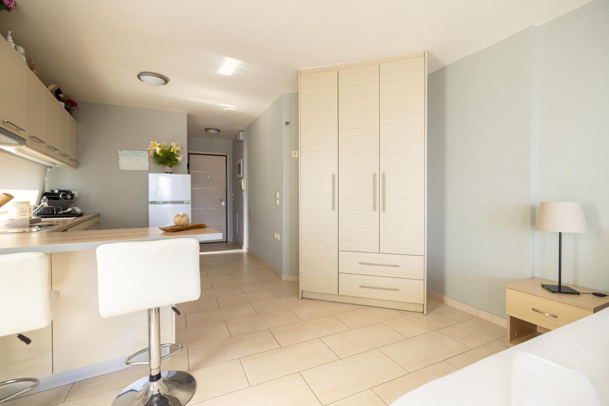 Filippos Apartments アマリントス エクステリア 写真