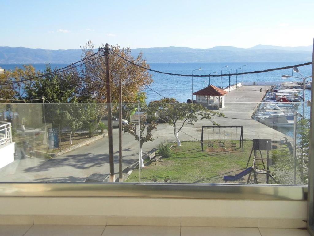 Filippos Apartments アマリントス エクステリア 写真