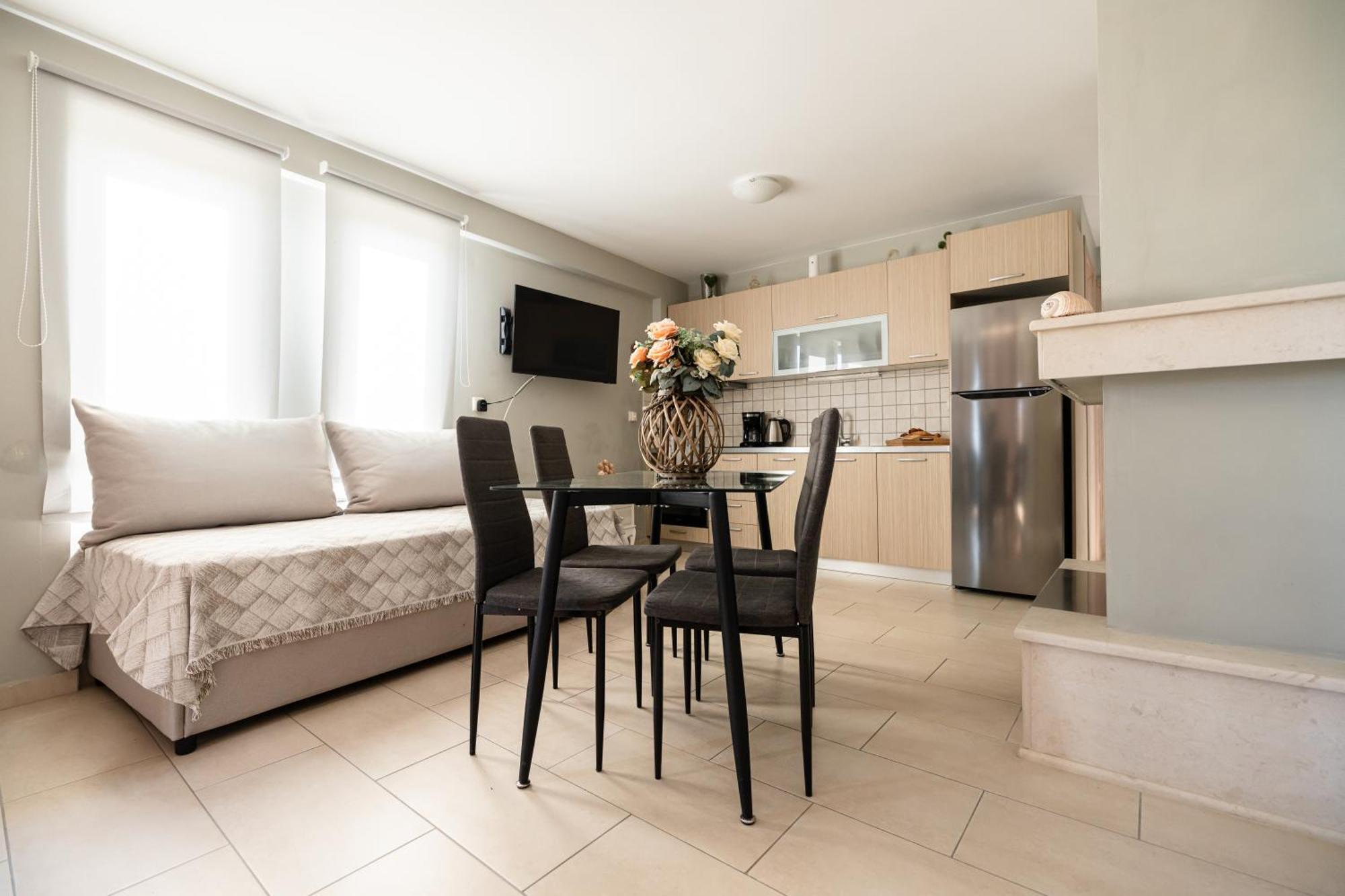 Filippos Apartments アマリントス エクステリア 写真